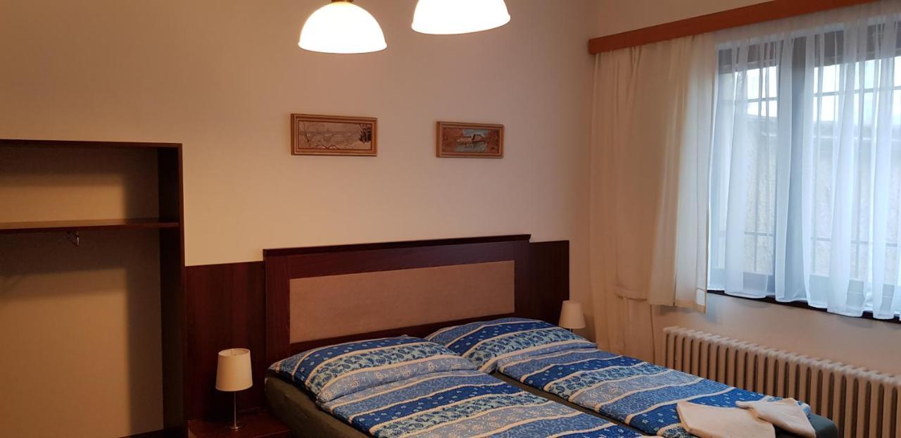 Pension & Restaurace Na Rychte Прага Екстериор снимка