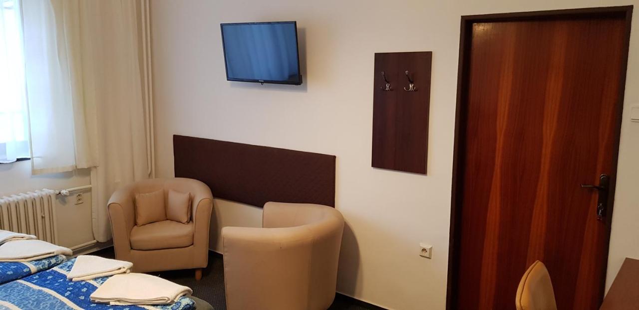 Pension & Restaurace Na Rychte Прага Екстериор снимка
